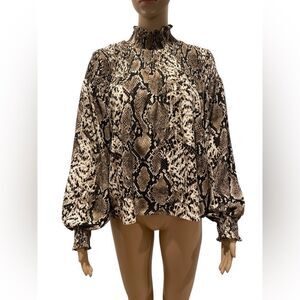 Karlie animal print size L